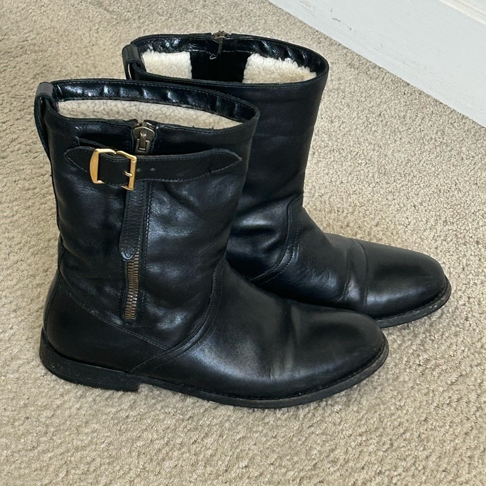 Women Burberry Kerry Black Leather Buckle Shearling Boots Size 38